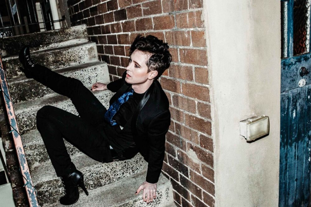 From dark synth to dance pop – RavxN’s new single will get you from couch to club