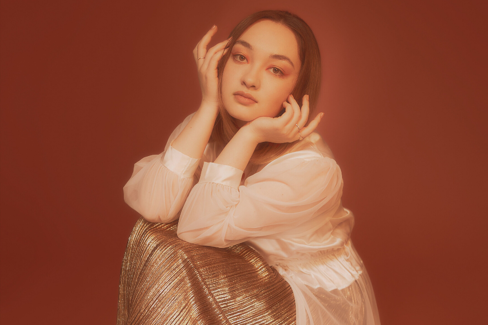 Mxmtoon lays down some life lessons with her new track