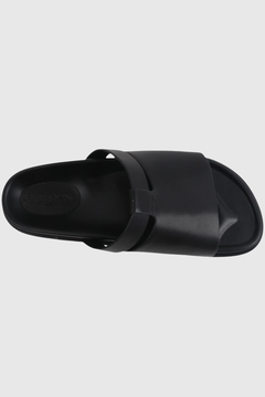 Hipland Jun Calfskin Slide — front view