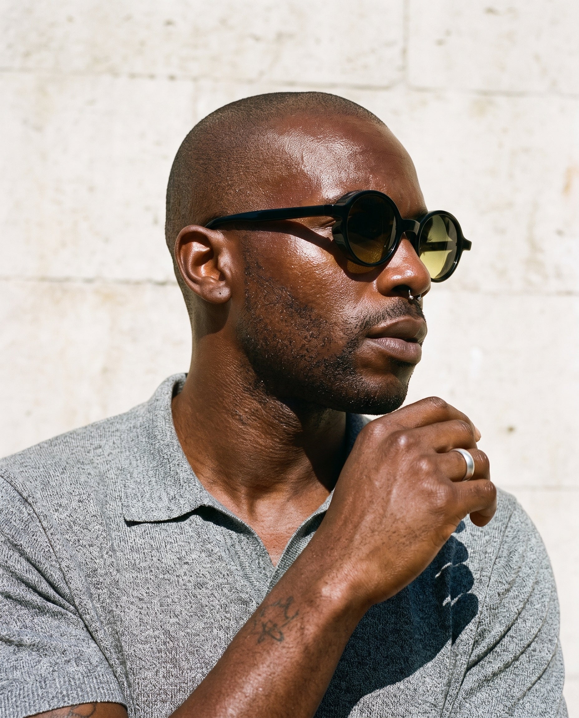 Hipland Byron Sunglasses Black   Gradient Yellow on model