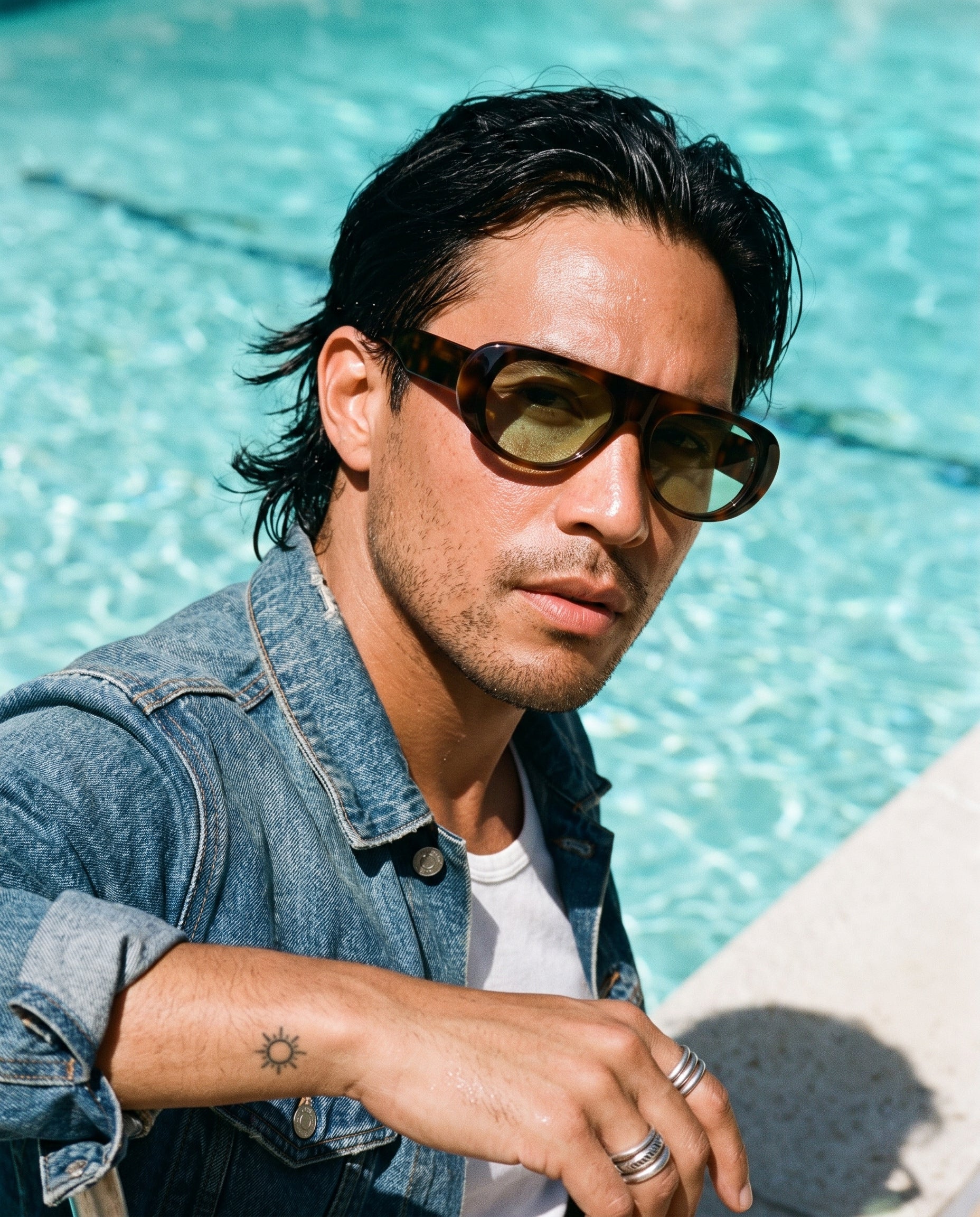 Hipland Tulum Sunglasses Tortoise   Green on model