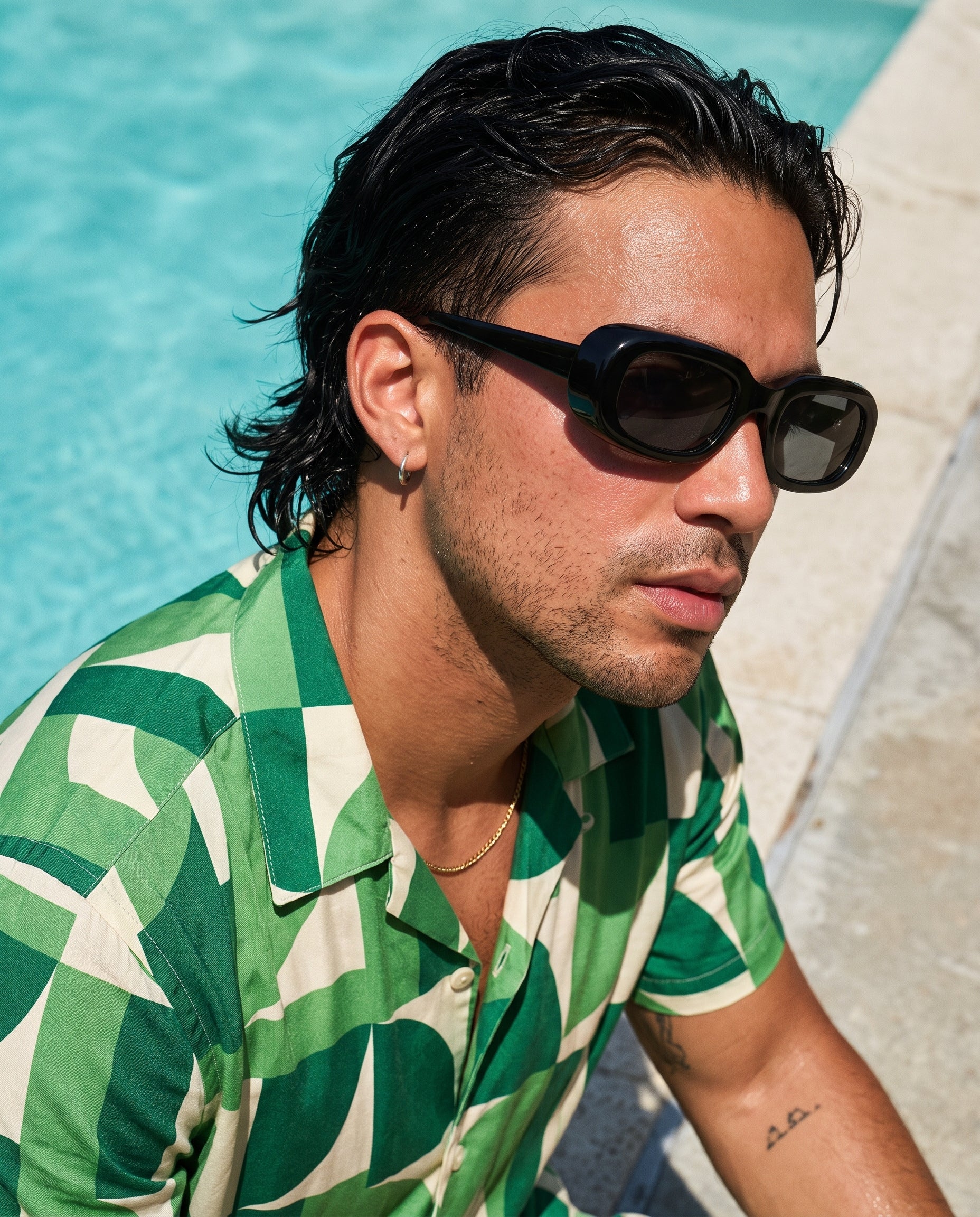 Hipland Cabo Sunglasses Black   Grey on model