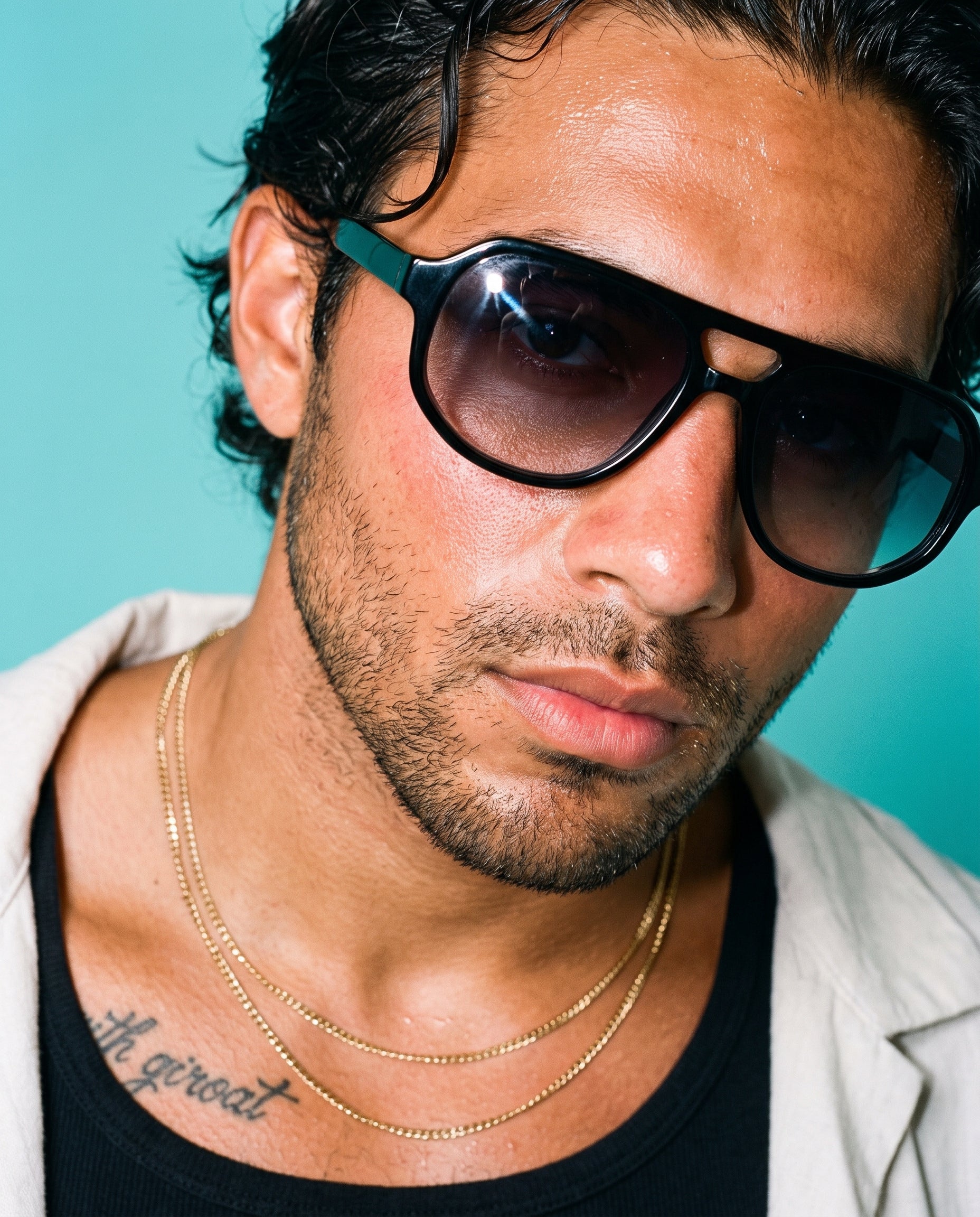 Hipland Hvar Sunglasses Black With Cloudy Grey Tortoiseshell   Gradient Grey on model
