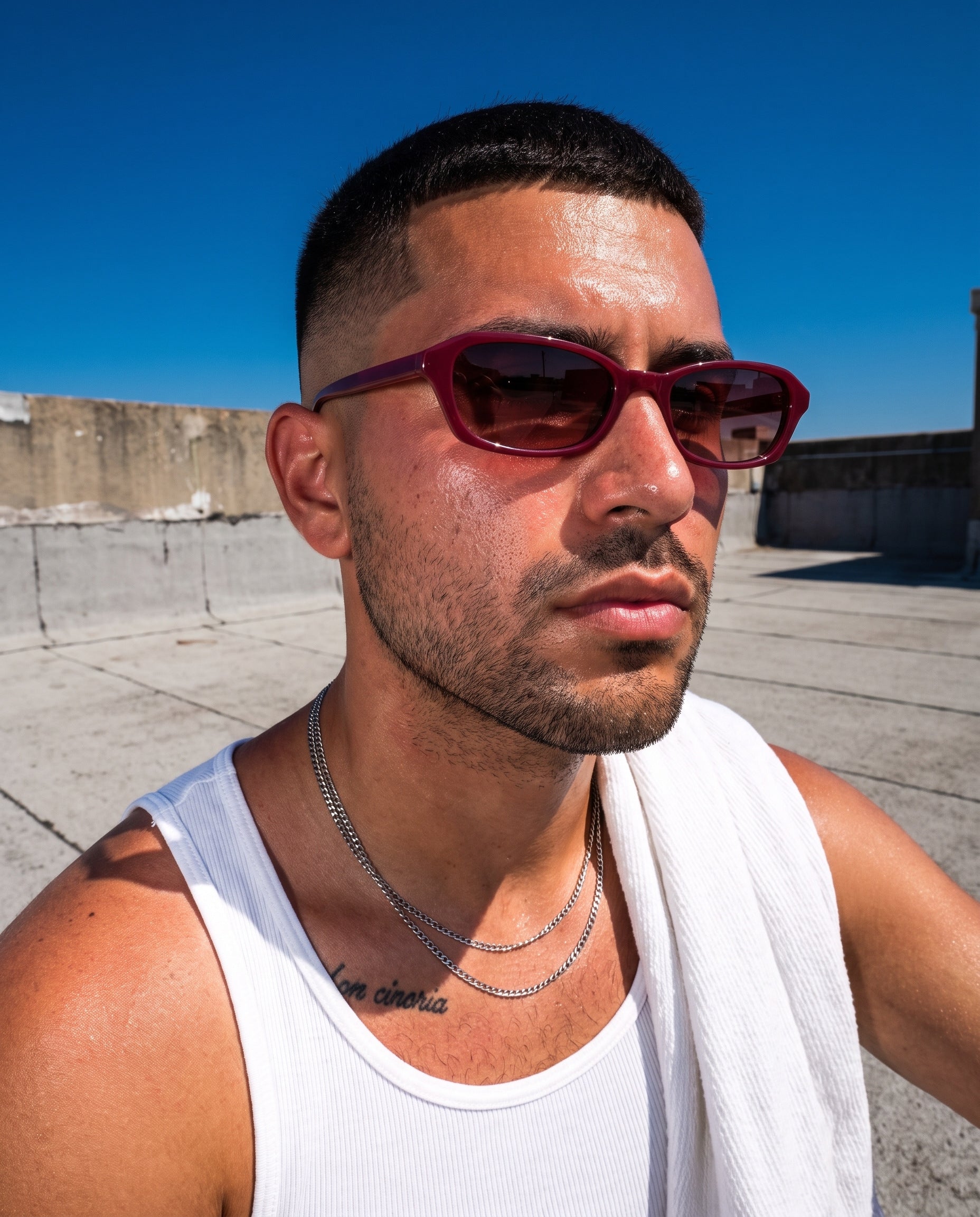 Hipland Kauai Sunglasses Red   Gradient Red on model