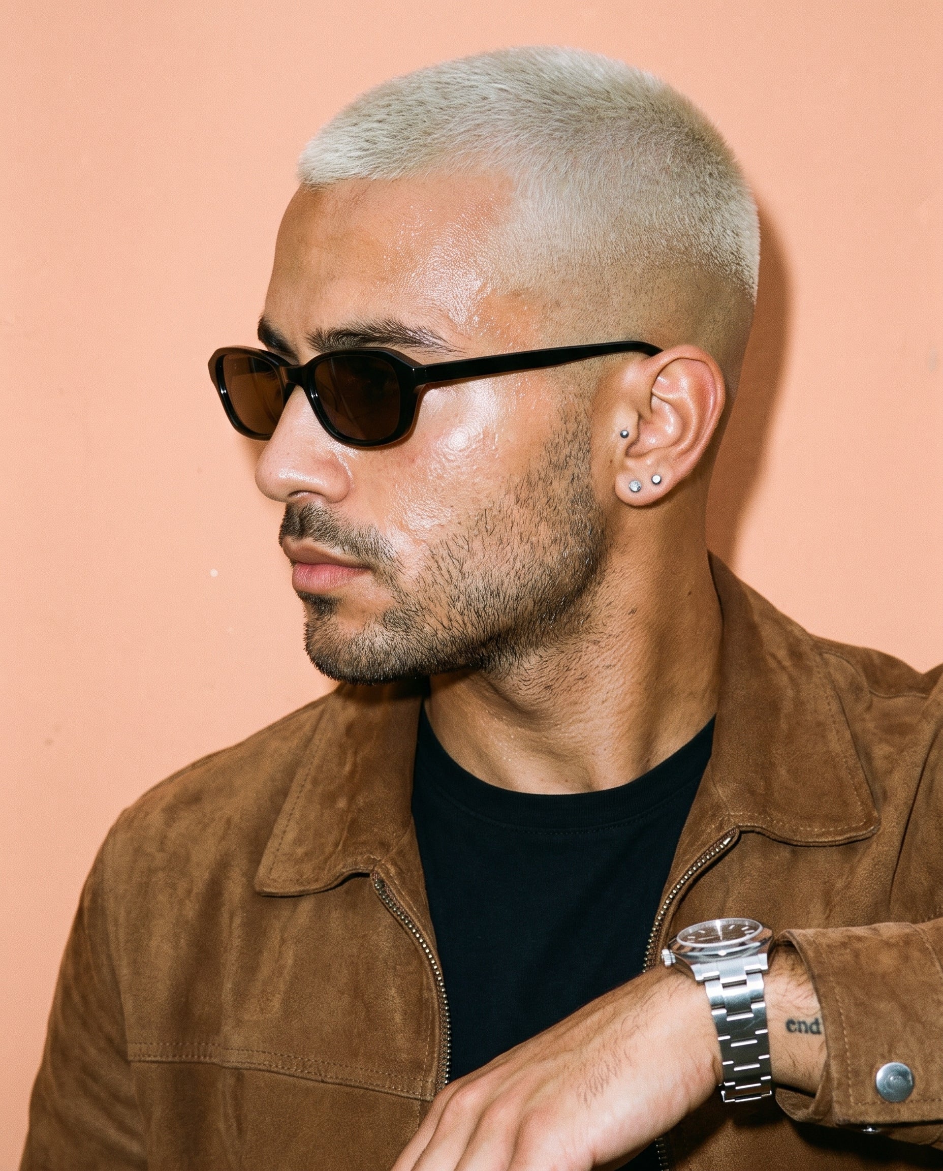 Hipland Kauai Sunglasses Brown   Brown on model