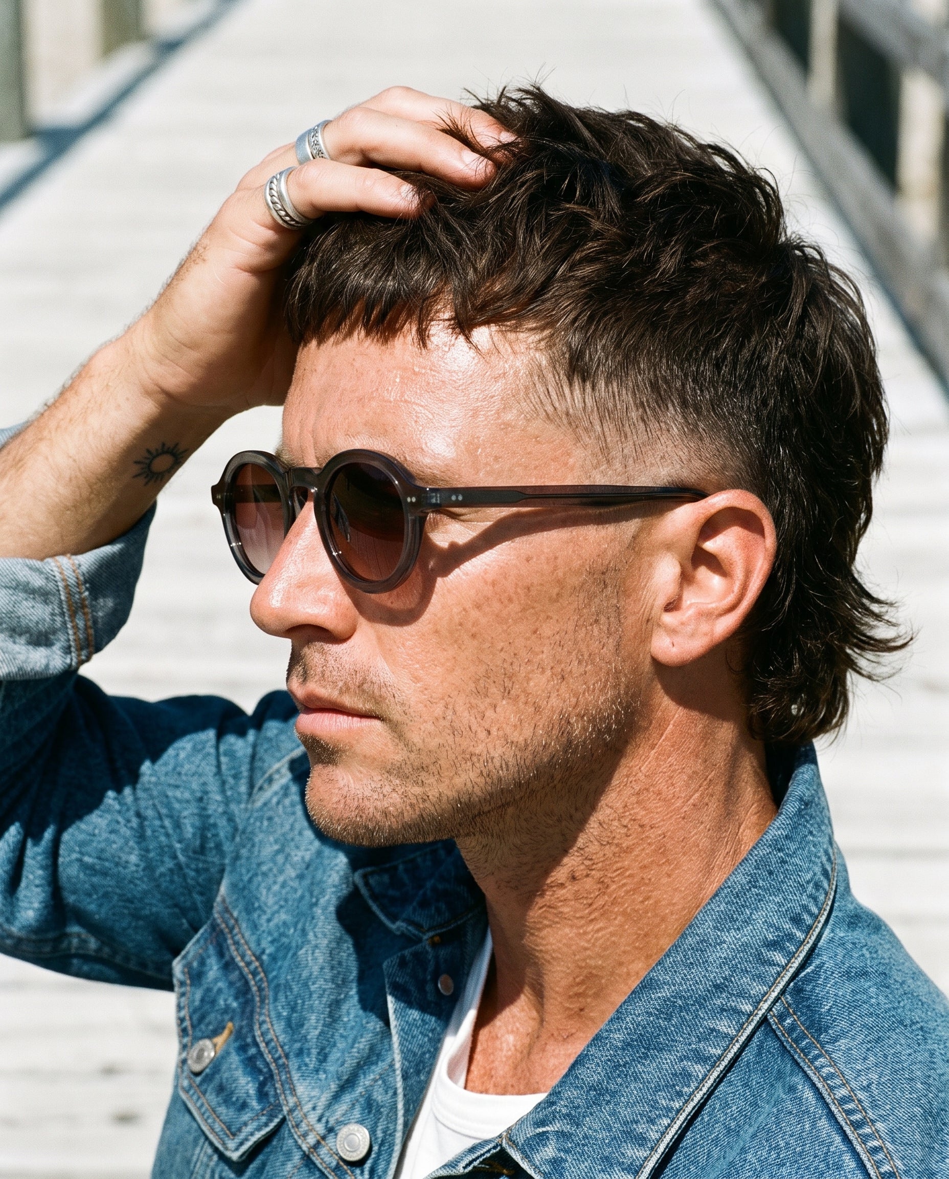 Hipland Maui Sunglasses Grey   Gradient Brown Red on model