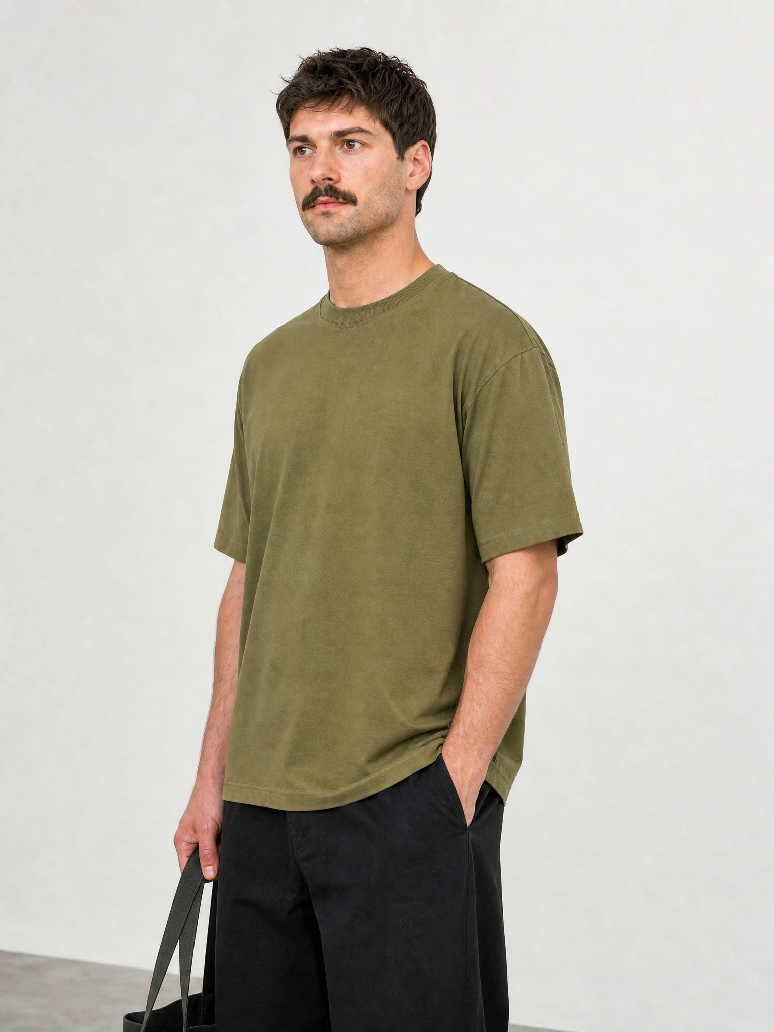 Frame Tee - Moss - model side view