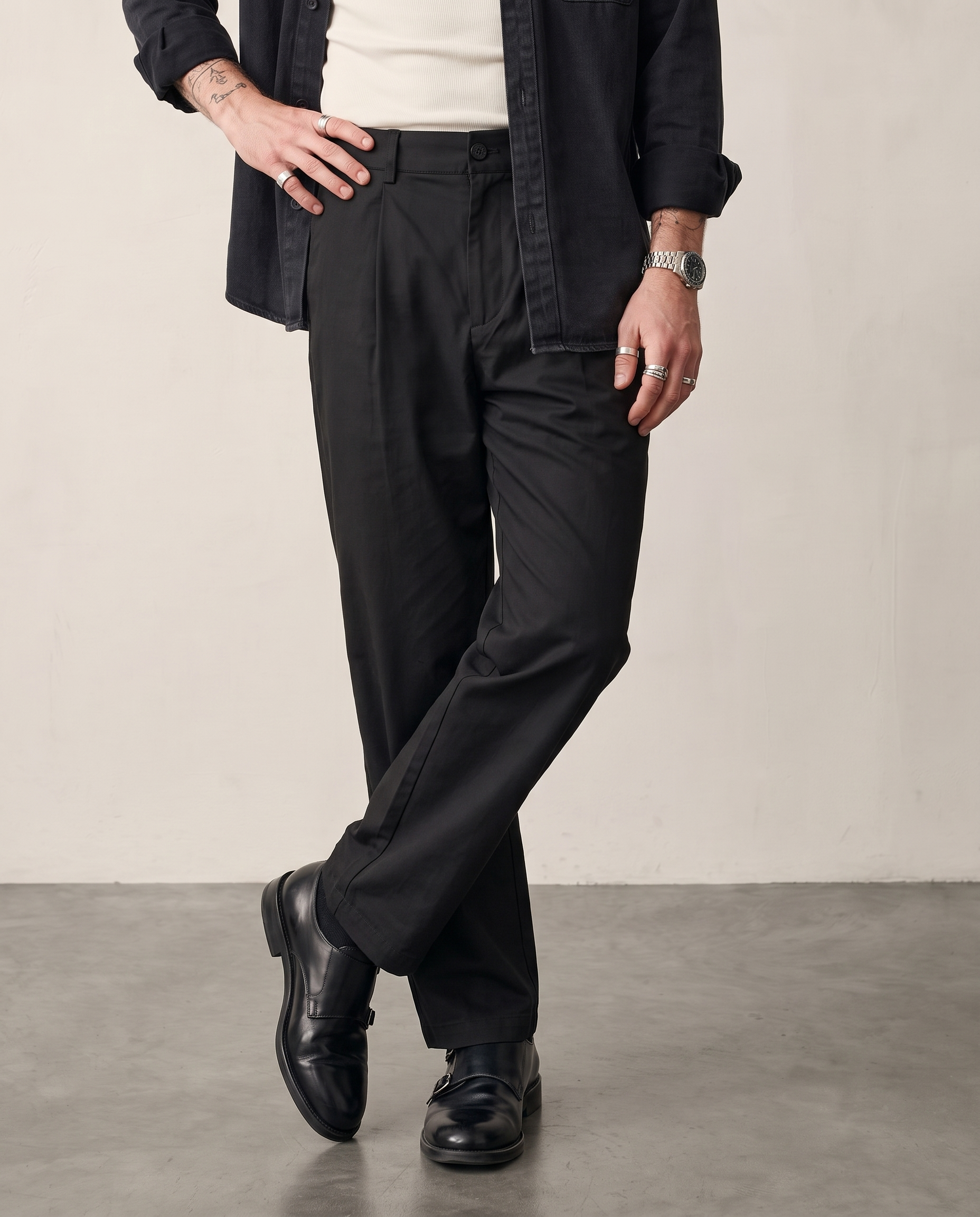 Pleated Cotton-Nylon Commuter Trousers - Black