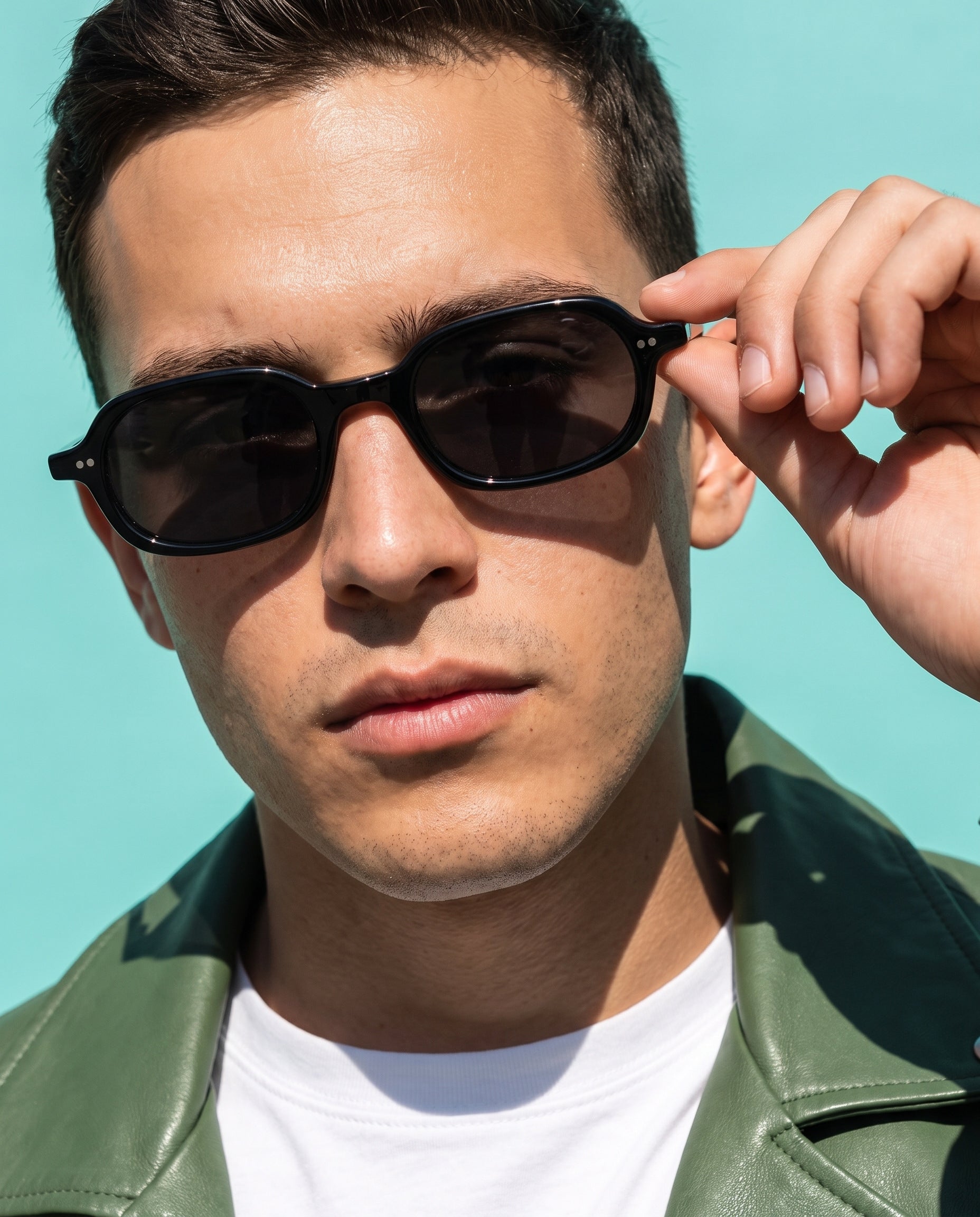 Hipland Capri Sunglasses Black Grey on model
