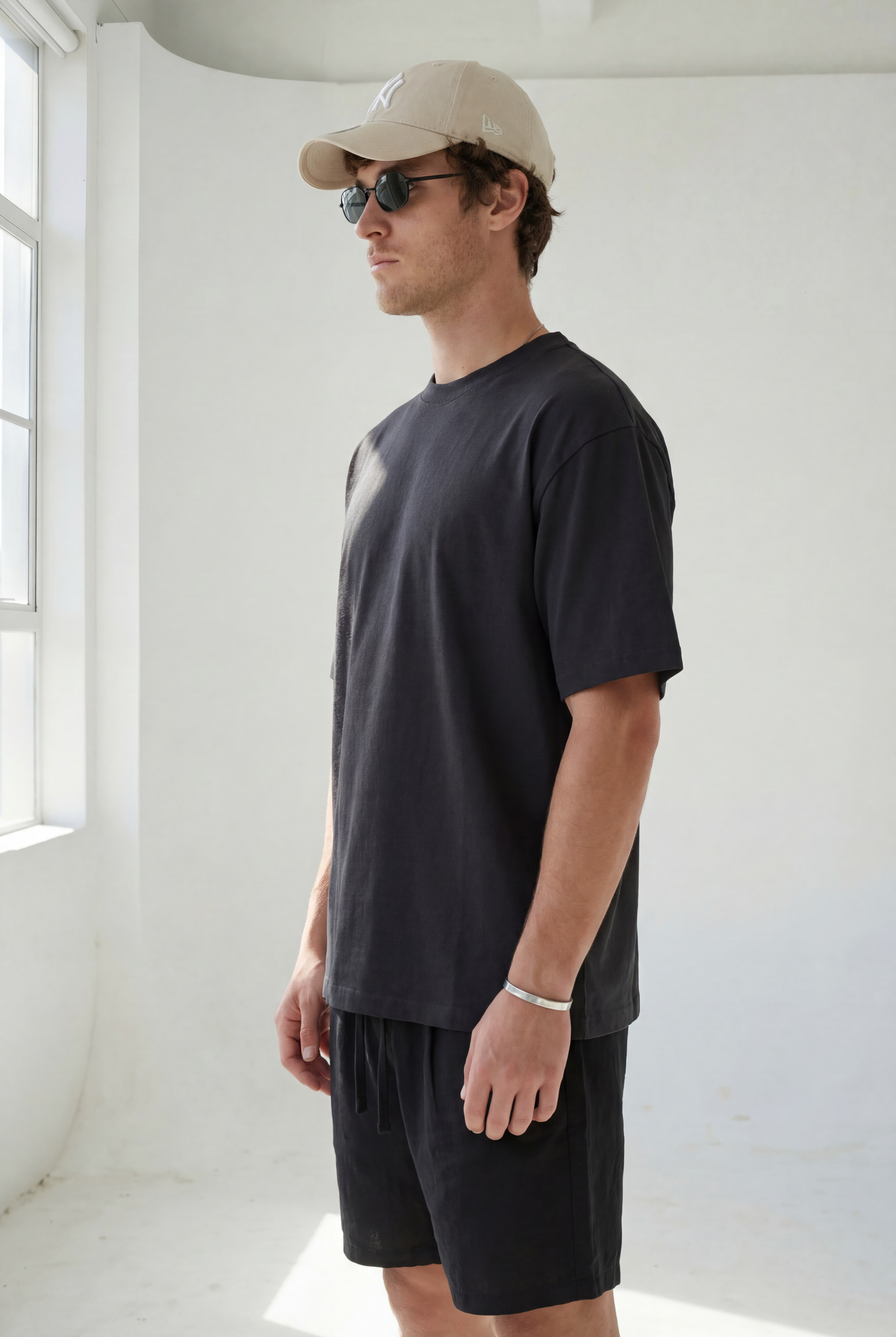 Hipland 300GSM Big Tee - Black - front alternate view