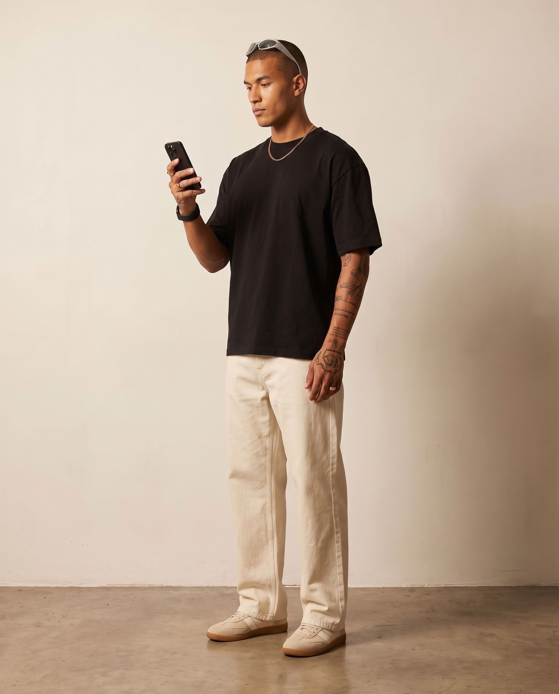 Hipland Frame Tee Black - side view