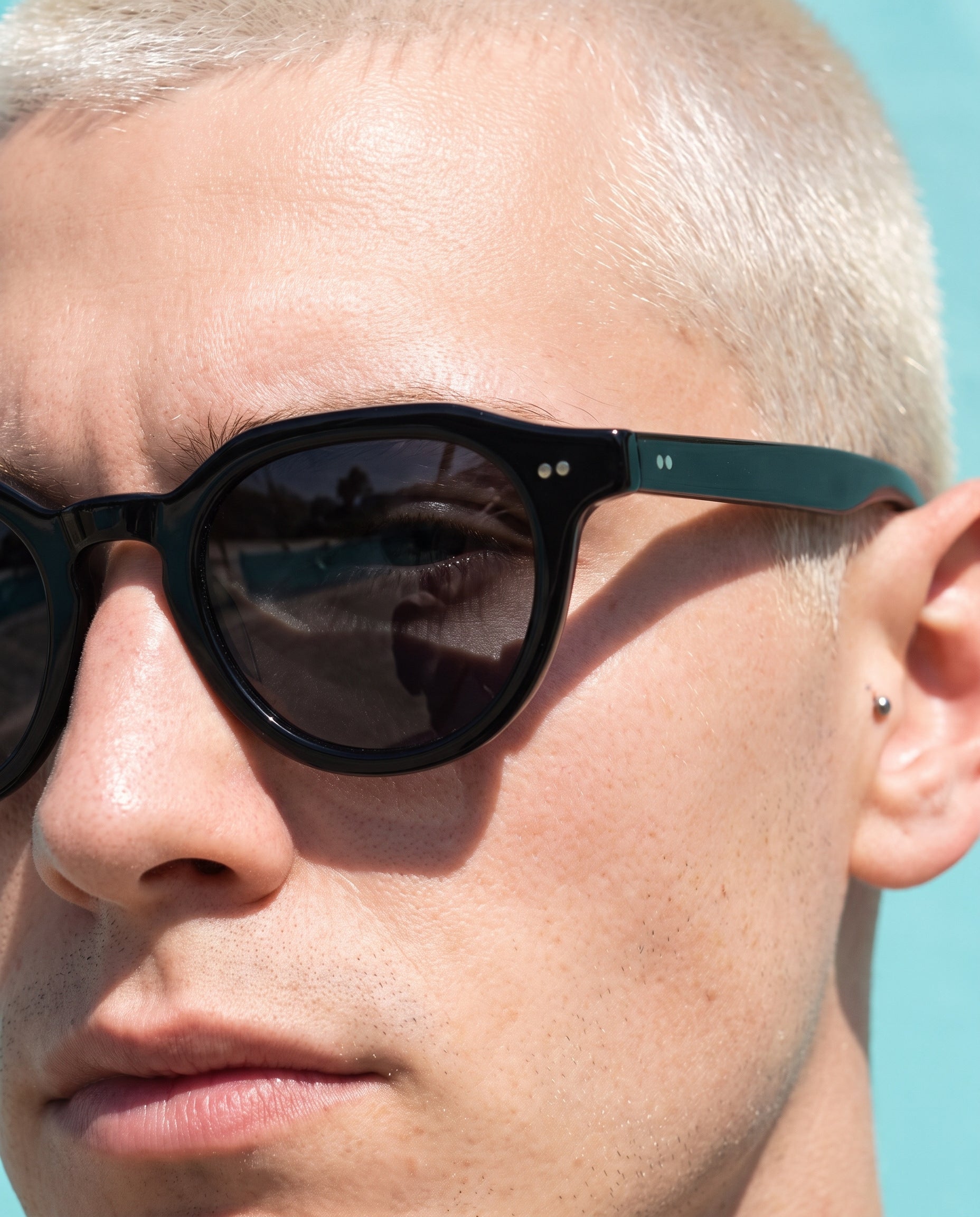 Hipland Sorrento Sunglasses Black Grey on model